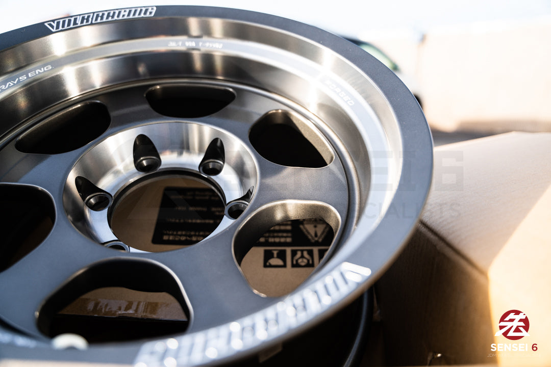 Volk TE37XT SL M-Spec / 16x8 -20 / 6x139.7 / プレスドグラファイト