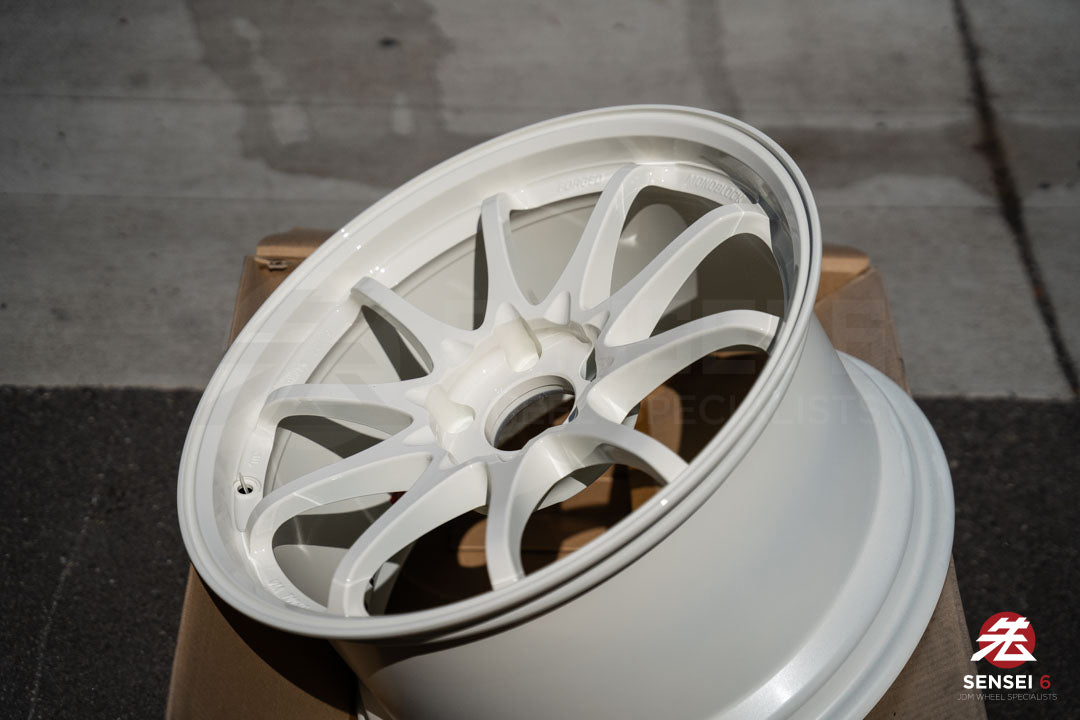 Volk CE28SL / 18x9.5 +35 / 5x120 / Champ White (TW)