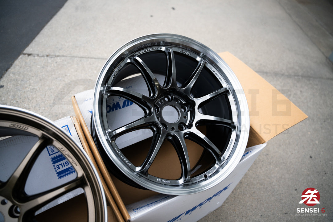 Work Emotion ZR10 1P / 18x9.5 +22 / 5x114.3 / Llanta Glim Black con corte de diamante (GTKRC)