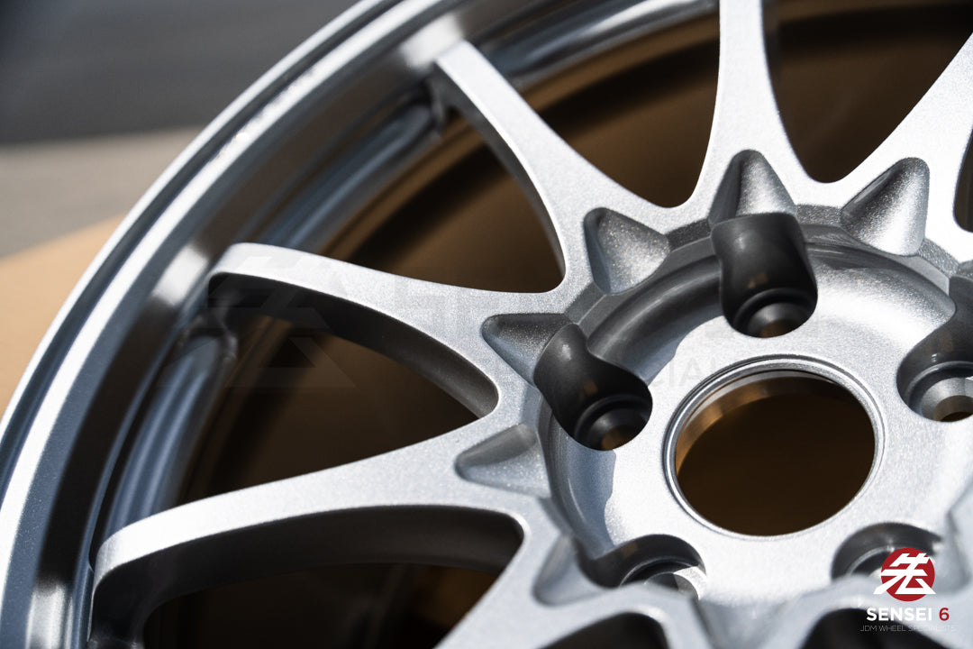Volk CE28N-Plus / 18x9.5 +22 / 5x114.3 / Diamond Silver (DS)