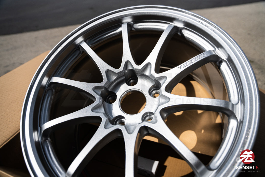 Volk CE28N-Plus / 18x9.5 +22 / 5x114.3 / Diamond Silver (DS)
