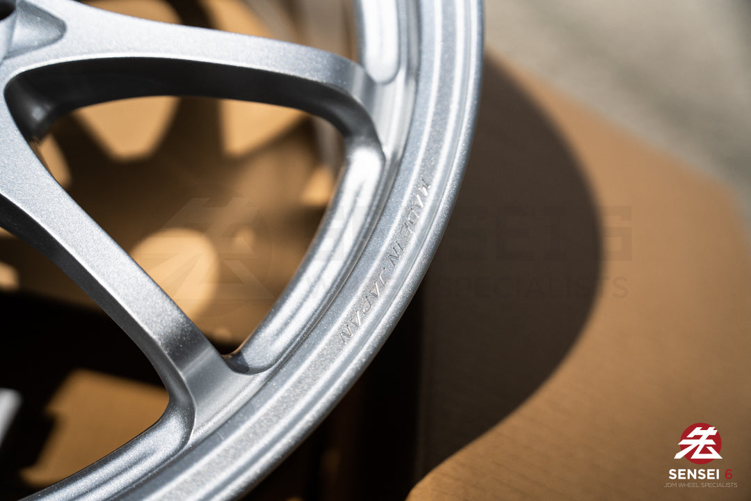Volk CE28N-Plus / 18x9.5 +22 / 5x114.3 / Diamond Silver (DS)