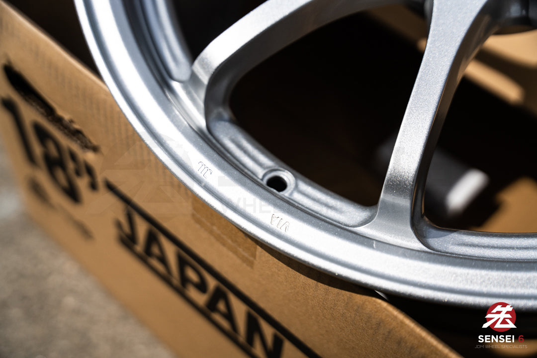 Volk CE28N-Plus / 18x9.5 +22 / 5x114.3 / Diamond Silver (DS)