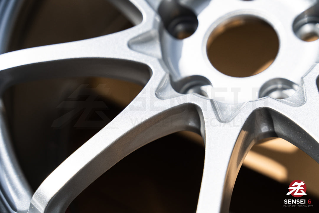 Volk CE28N-Plus / 18x9.5 +22 / 5x114.3 / Diamond Silver (DS)