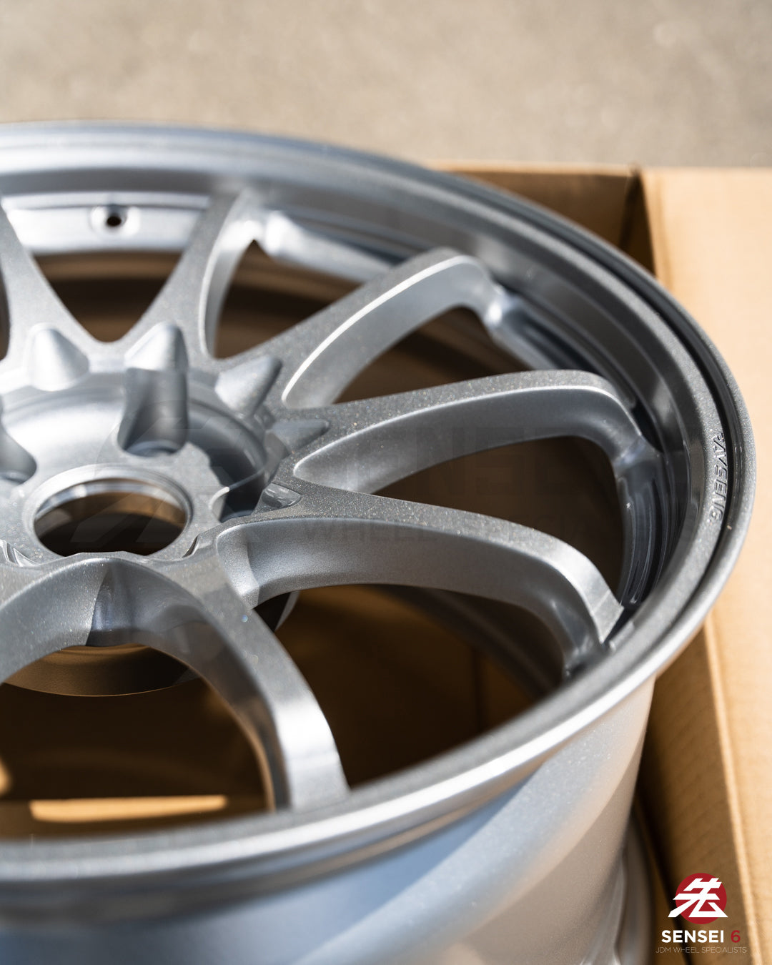 Volk CE28N-Plus / 18x9.5 +22 / 5x114.3 / Diamond Silver (DS)