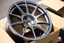 Cargar imagen en el visor de la galería, SSR GTX01 / 19x10.5 +22 / 5x114.3 / Plata oscuro