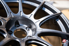 Cargar imagen en el visor de la galería, SSR GTX01 / 19x10.5 +22 / 5x114.3 / Plata oscuro