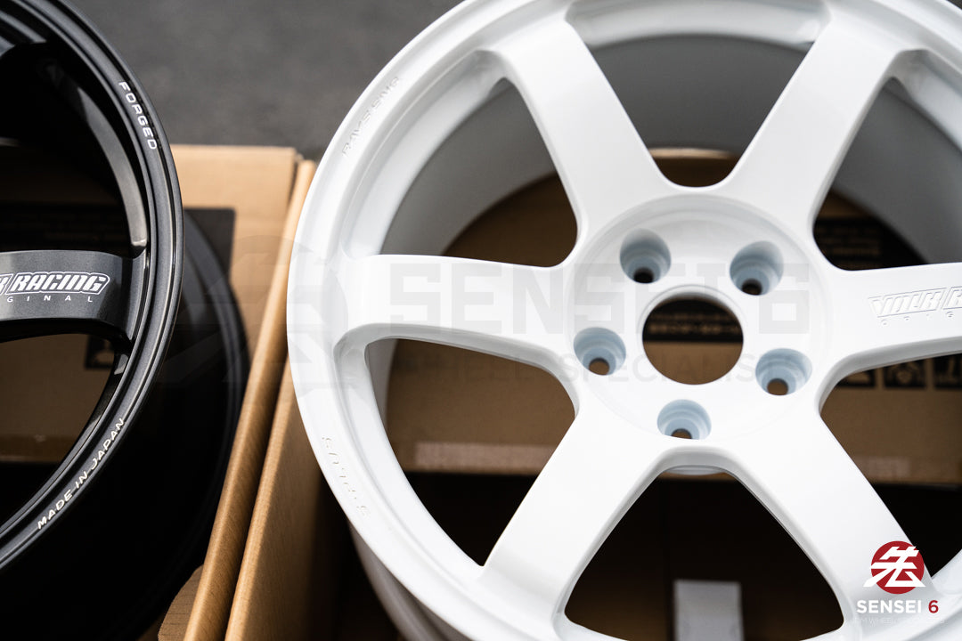Volk TE37 Saga S-Plus / 17x9 +22 / 5x114.3 / Dash White (DW)