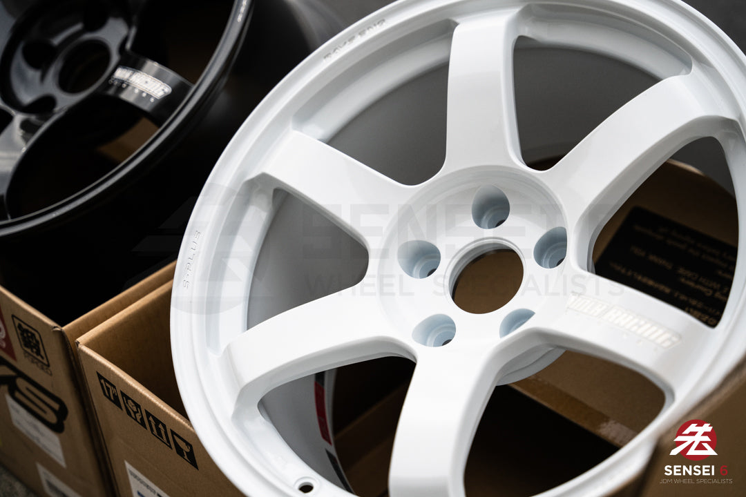 Volk TE37 Saga S-Plus / 17x9 +22 / 5x114.3 / Dash White (DW)