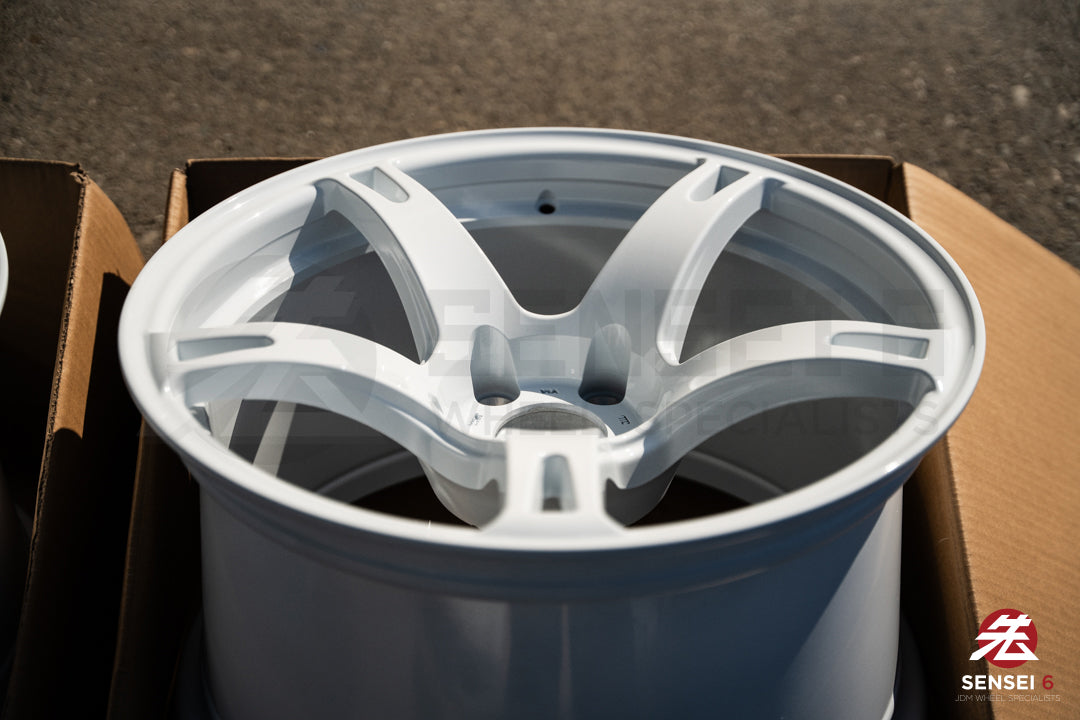 CST Zero-1 Hyper V2 / 17x9.5 +12 / 5x114.3 / White (WH)