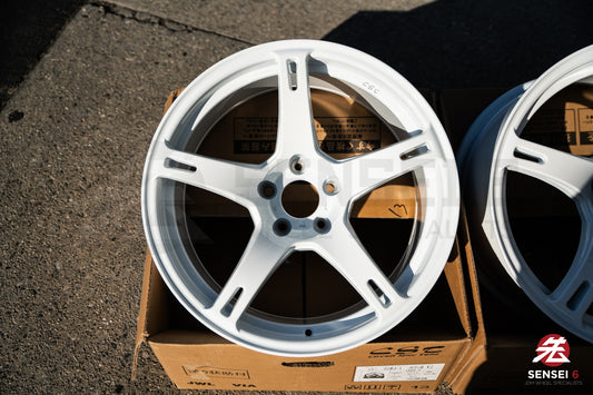 CST ゼロワン ハイパー V2 / 18x9.5 +0 / 5x114.3 / ホワイト