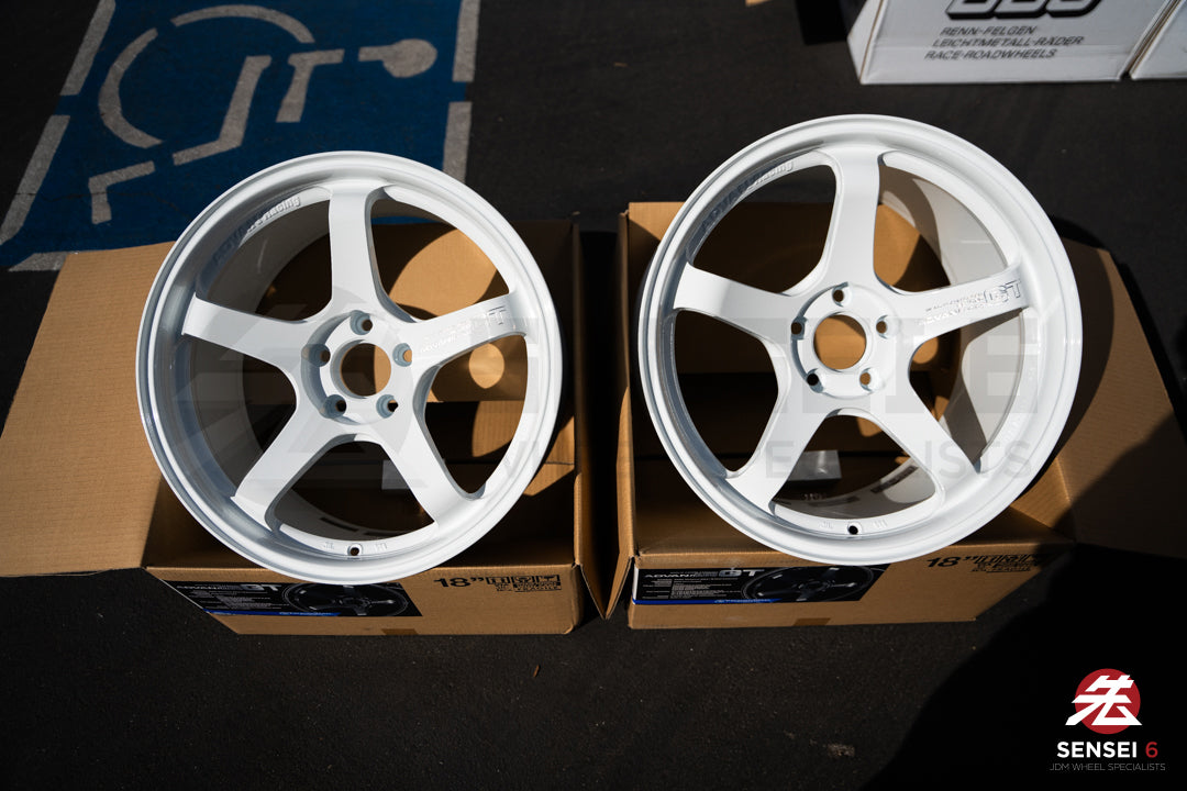 Advan GT Beyond / 18x9.5 +25, 18x10.5 +32 / 5x112 / Racing White (RWW)