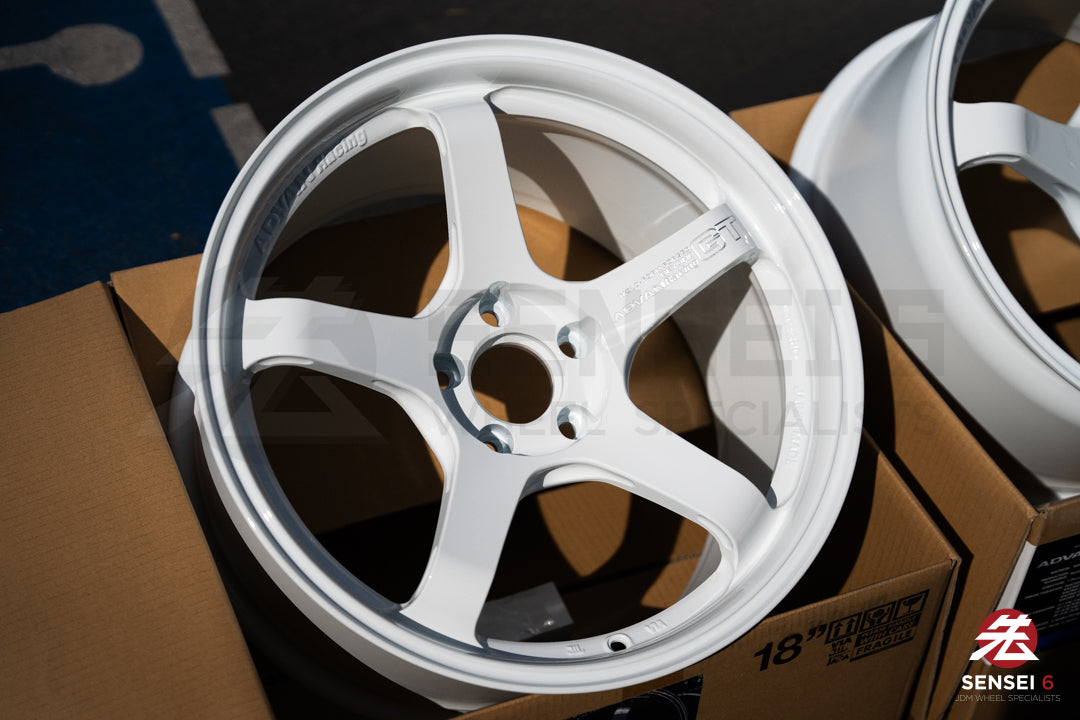 Advan GT Beyond / 18x9.5 +25, 18x10.5 +32 / 5x112 / Racing White (RWW)