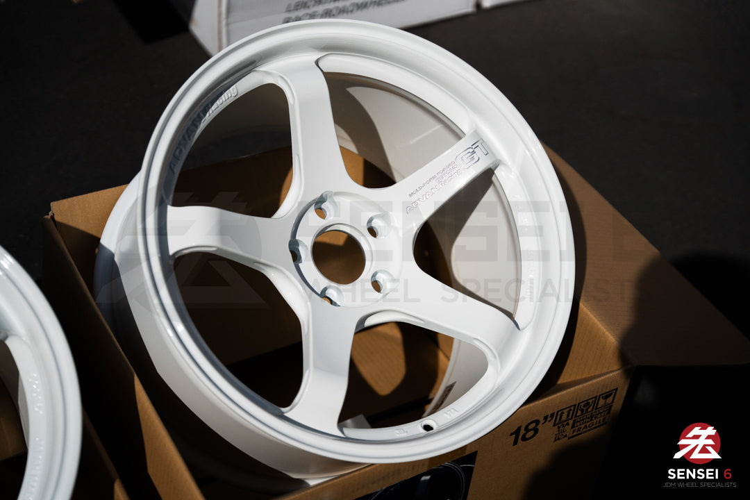 Advan GT Beyond / 18x9.5 +25, 18x10.5 +32 / 5x112 / Racing White (RWW)