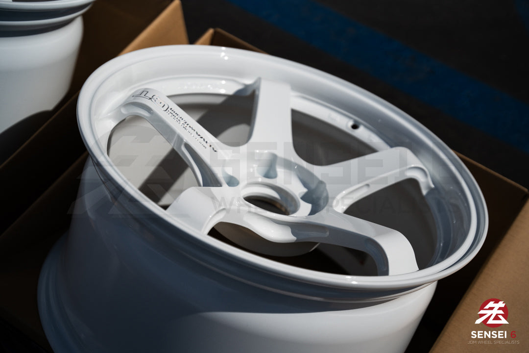 Advan GT Beyond / 18x9.5 +25, 18x10.5 +32 / 5x112 / Racing White (RWW)