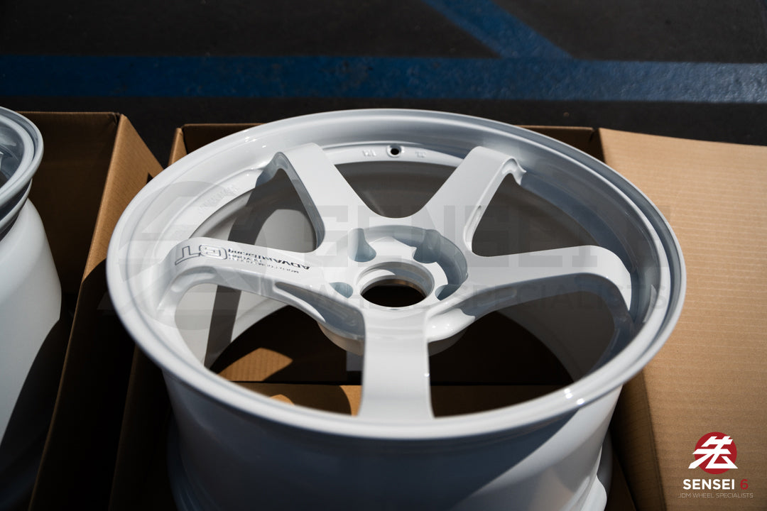 Advan GT Beyond / 18x9.5 +25, 18x10.5 +32 / 5x112 / Racing White (RWW)