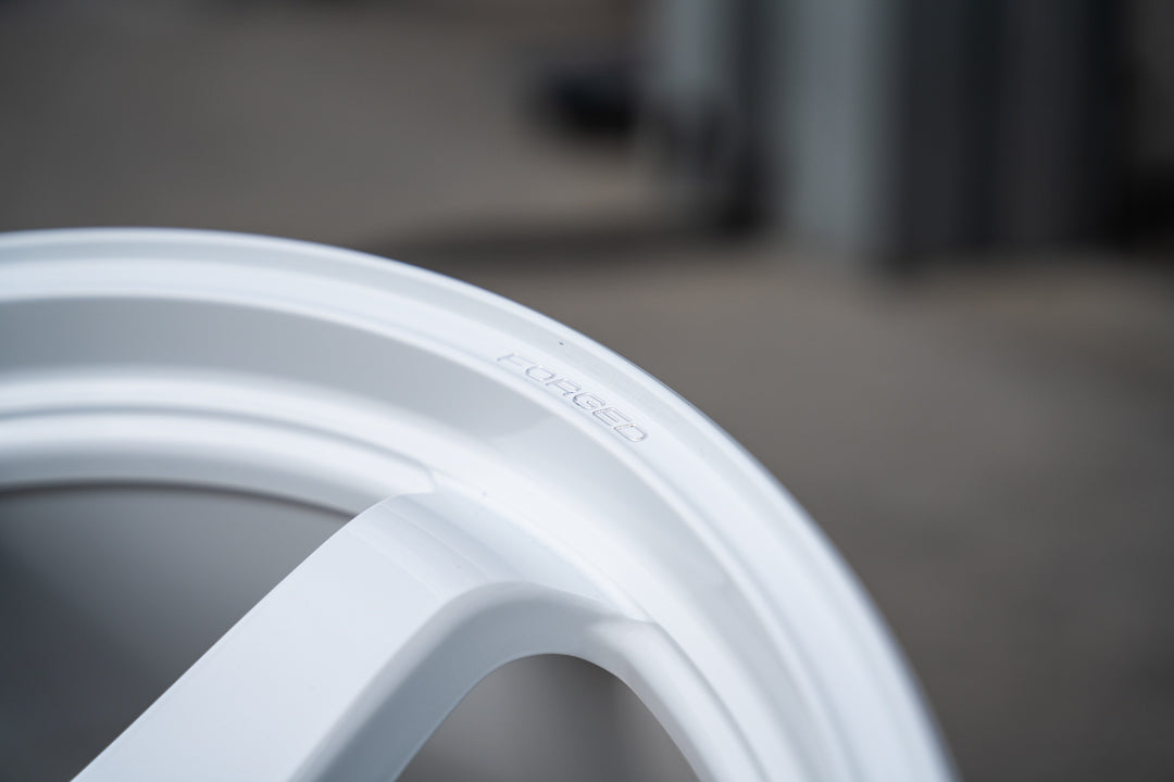 Volk TE37 Ultra M-Spec / 20x10 +15, 20x11 +15 / 5x112 / Blanco Dash