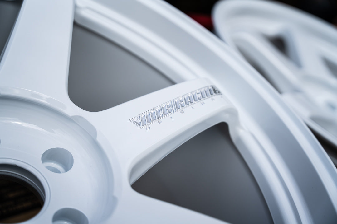 Volk TE37 Ultra M-Spec / 20x10 +15, 20x11 +15 / 5x112 / Blanco Dash