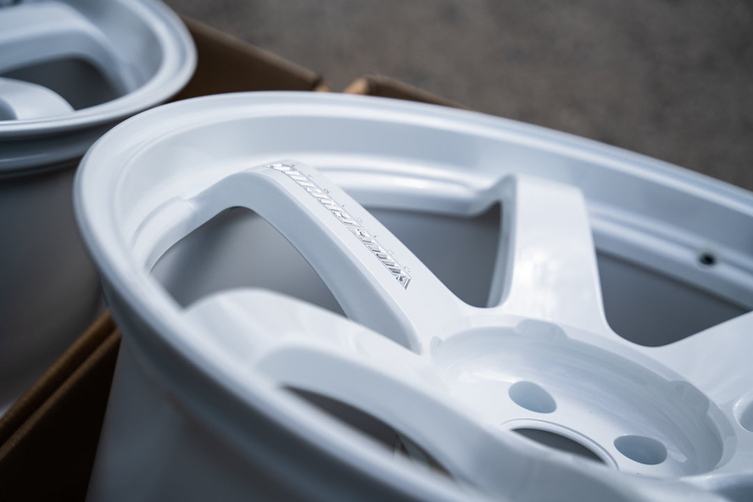 Volk TE37 Ultra M-Spec / 20x10 +15, 20x11 +15 / 5x112 / Blanco Dash