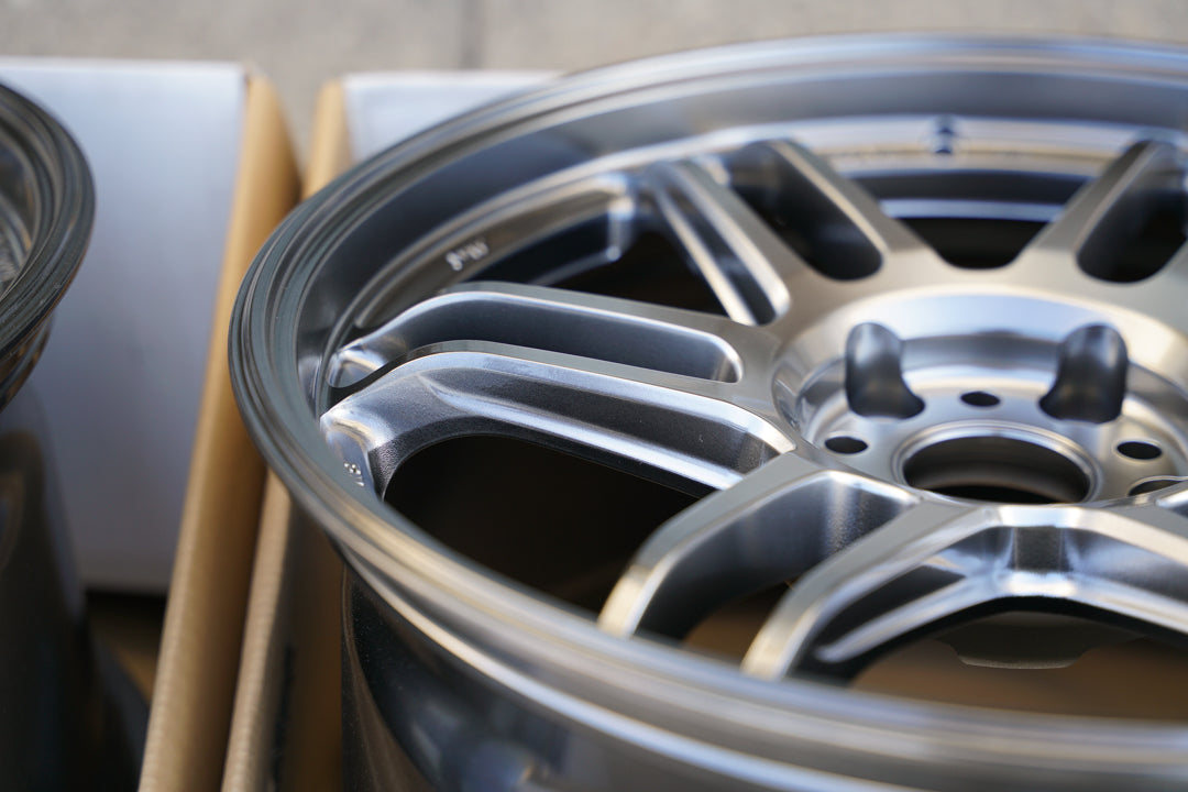 AME Tracer TM02 / 18x9.5 +38 / 5x114.3 / Hyper Silver