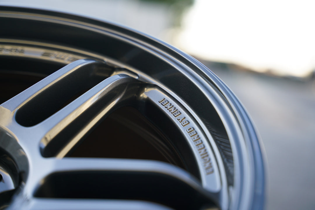 AME Tracer TM02 / 18x9.5 +38 / 5x114.3 / Gun Black
