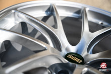 Cargar imagen en el visor de la galería, BBS RI-A / 18x10.5 +22 / 5x120 / Plata Diamante