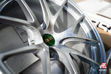 Cargar imagen en el visor de la galería, BBS RI-A / 18x10.5 +22 / 5x120 / Plata Diamante