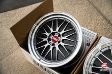 Cargar imagen en el visor de la galería, BBS LM / 20x9.5 +30 / 5x114.3 / Diamante Negro