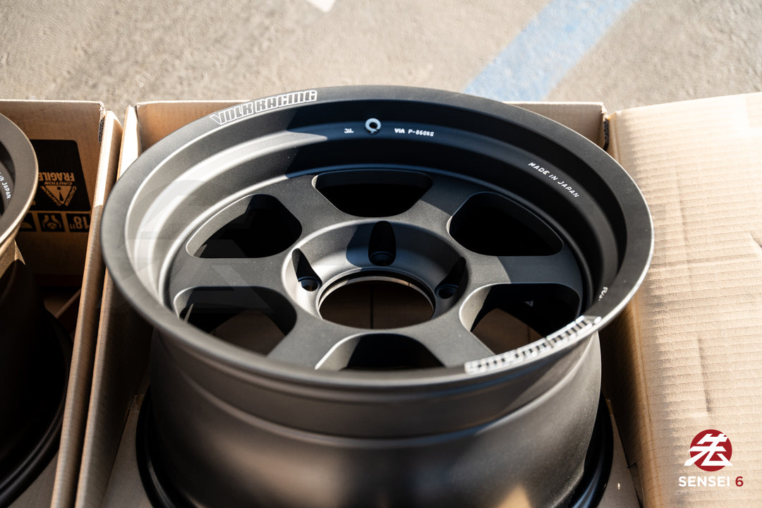 Volk TE37XT M-Spec / 18x9.5 +0 / 5x150 / Blast Black (BC)