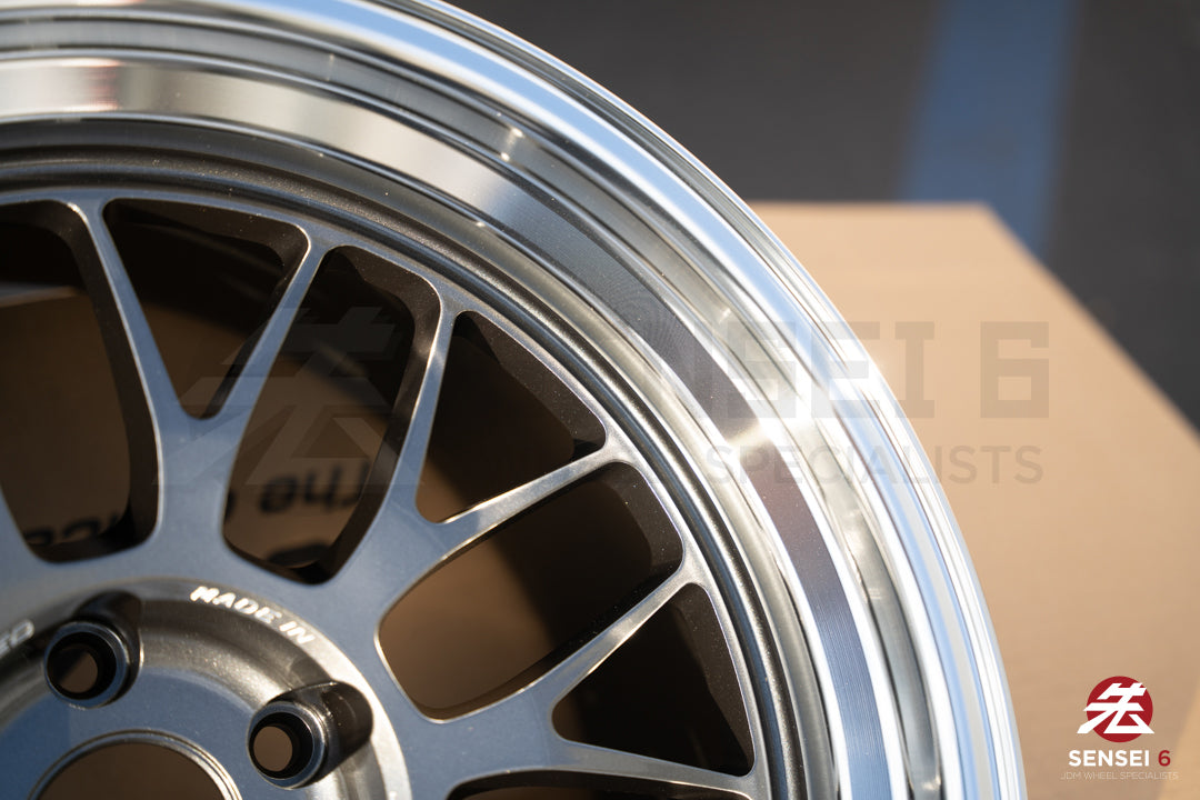 Volk 21A / 18x10.5 +15 / 5x114.3 / ダークガンメタルリム DC
