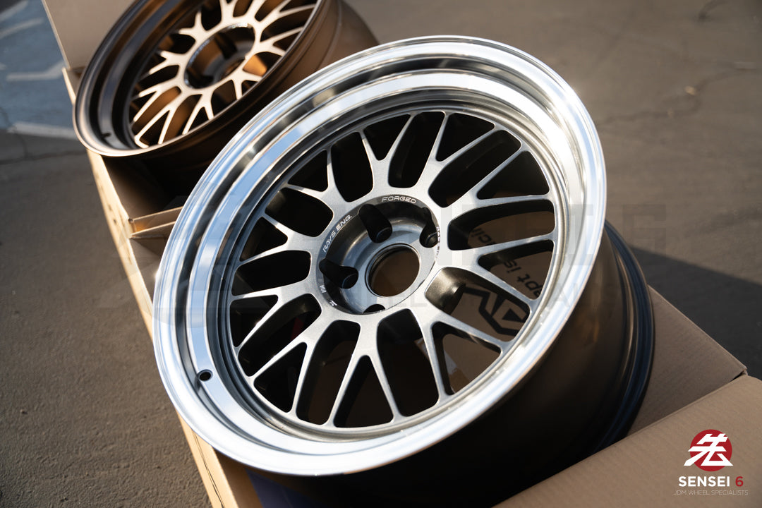 Volk 21A / 18x10.5 +15 / 5x114.3 / ダークガンメタルリム DC