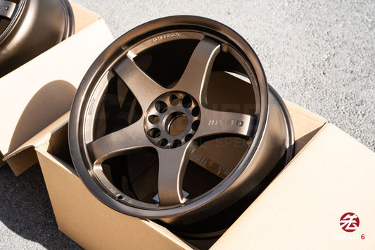 Nismo LMGT4 / 18x10.5 +15 / 5x114.3 / Bronze