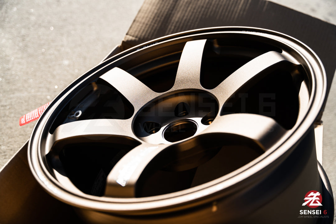 Volk TE37 Saga S-Plus / 18x9.5 +22 / 5x114.3 / OG Bronce