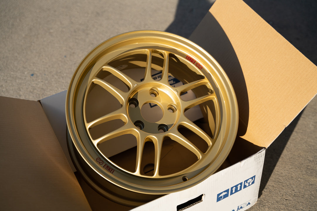 エンケイ RPF1 / 17x8 +45 / 5x114.3 / ゴールド