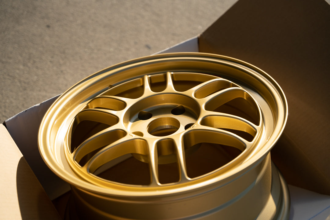 エンケイ RPF1 / 17x8 +45 / 5x114.3 / ゴールド