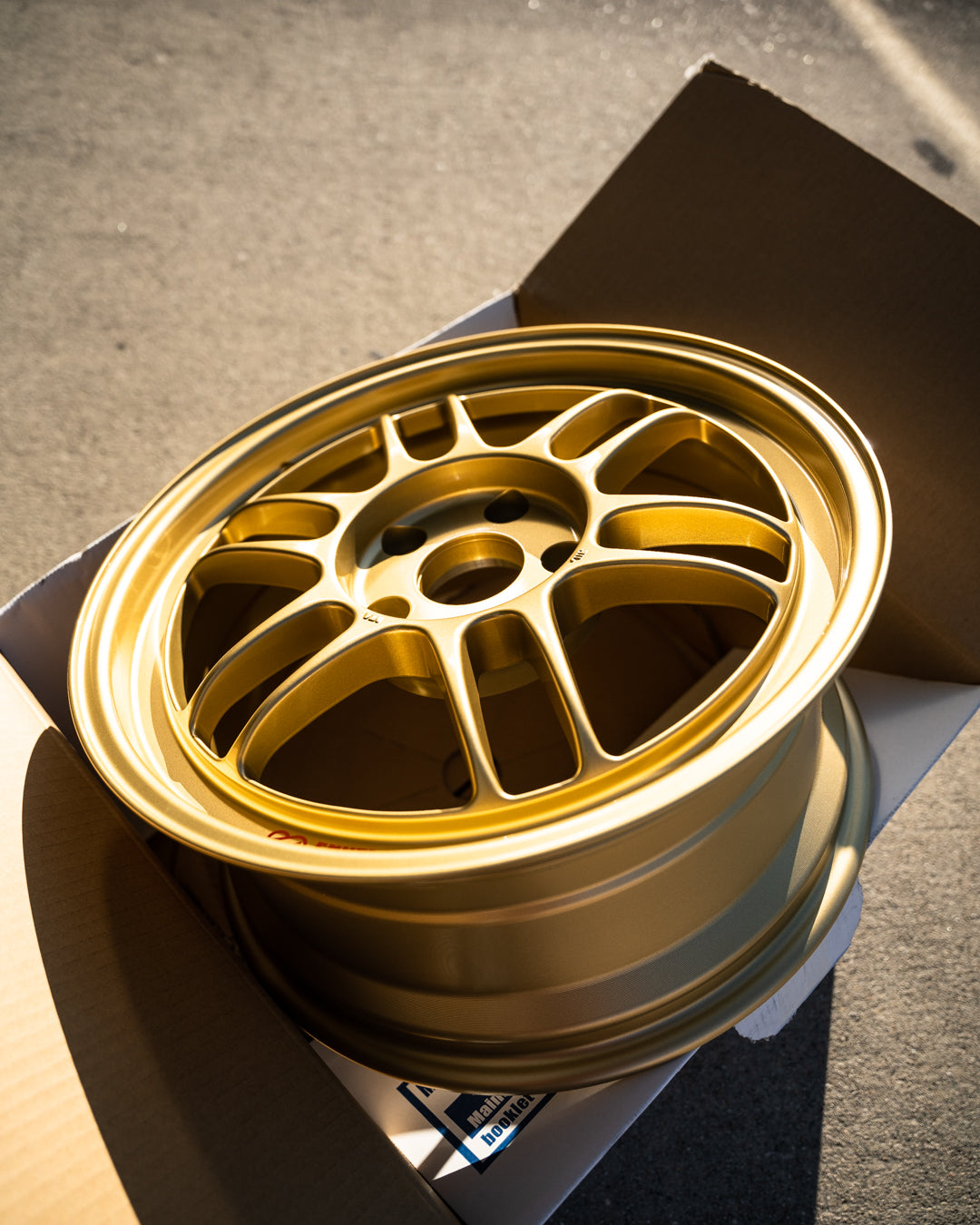 エンケイ RPF1 / 17x8 +45 / 5x114.3 / ゴールド