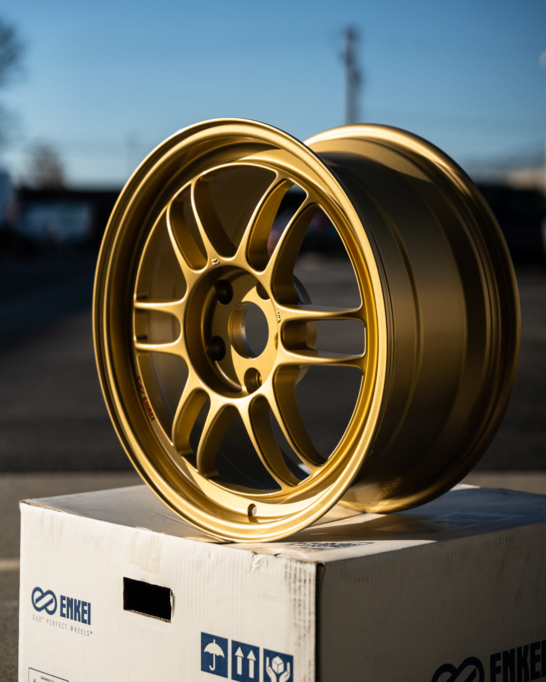 エンケイ RPF1 / 17x8 +45 / 5x114.3 / ゴールド