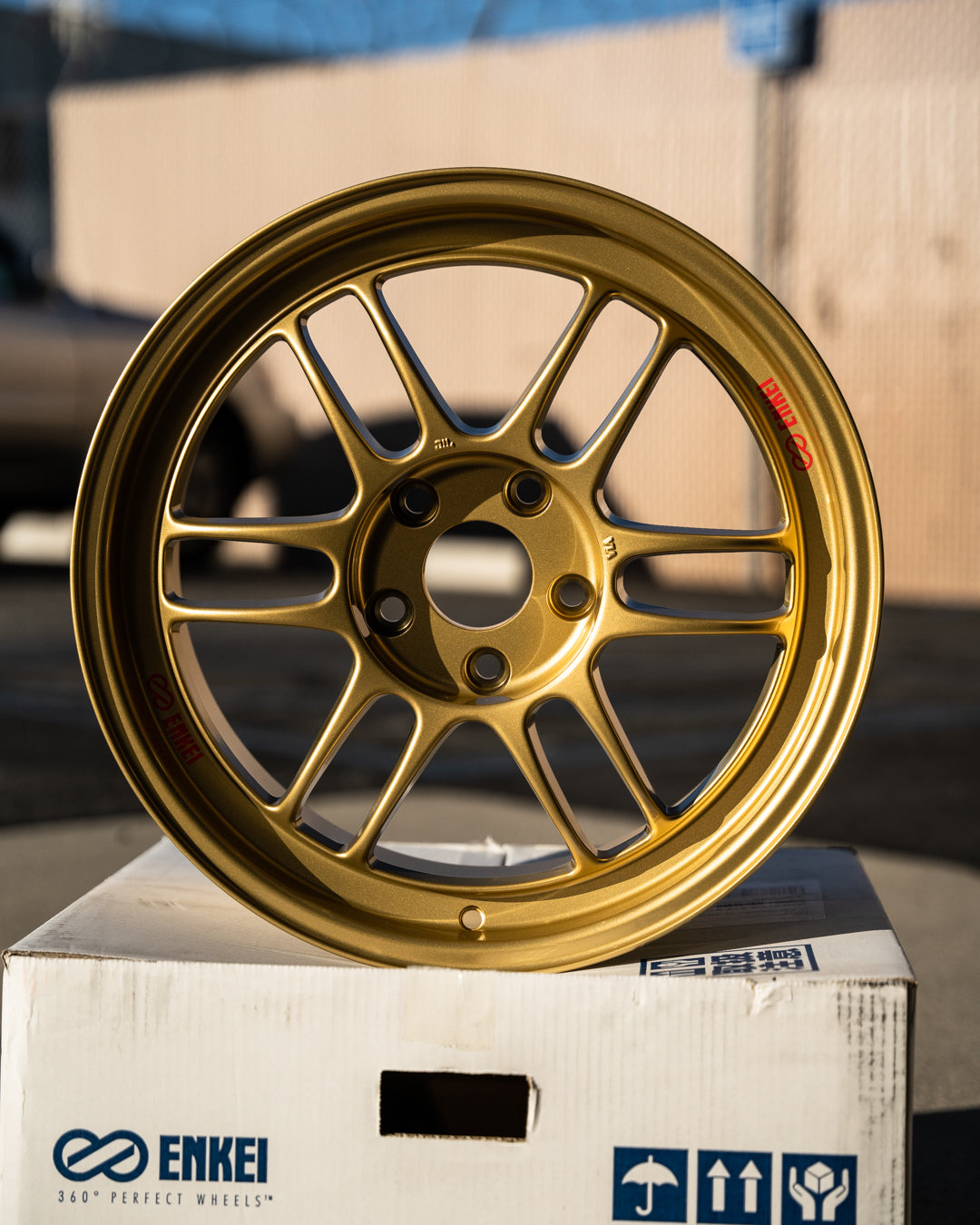 エンケイ RPF1 / 17x8 +45 / 5x114.3 / ゴールド