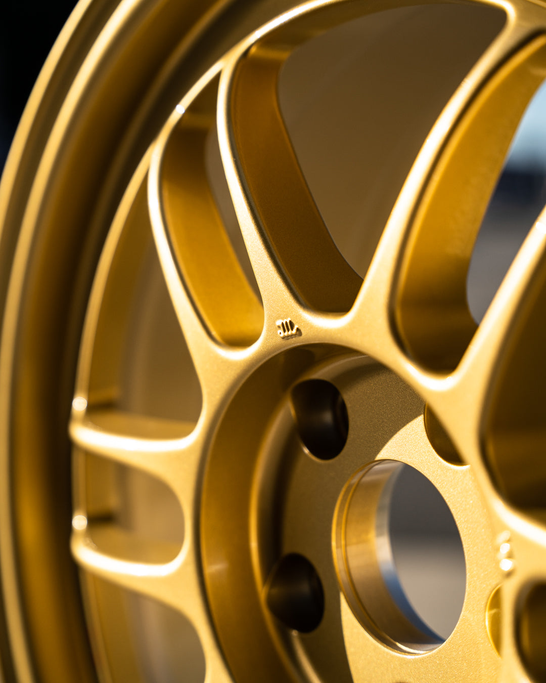 エンケイ RPF1 / 17x8 +45 / 5x114.3 / ゴールド