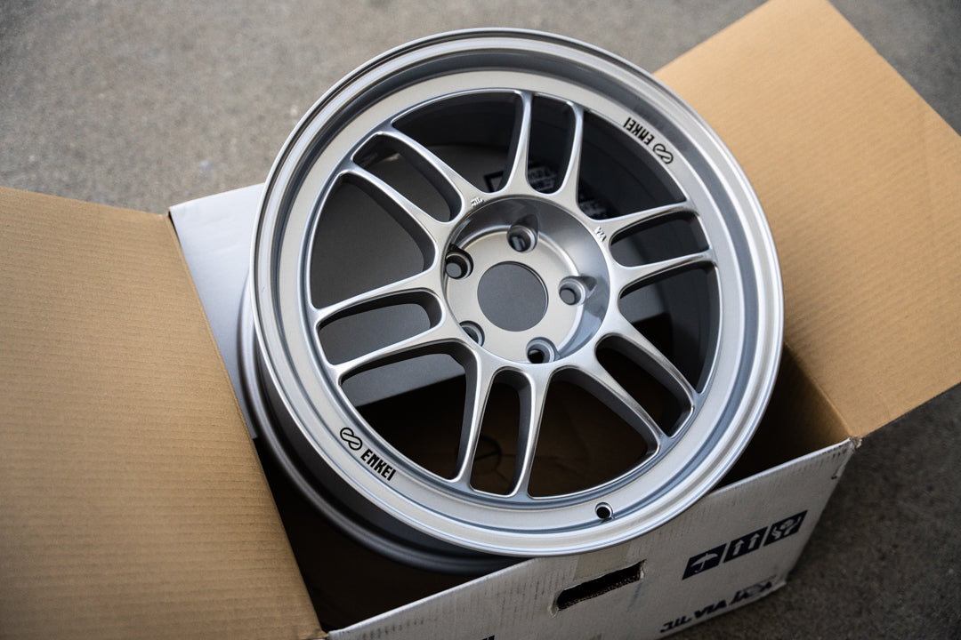 エンケイ RPF1 / 17x8 +35 / 5x114.3 / F1 シルバー