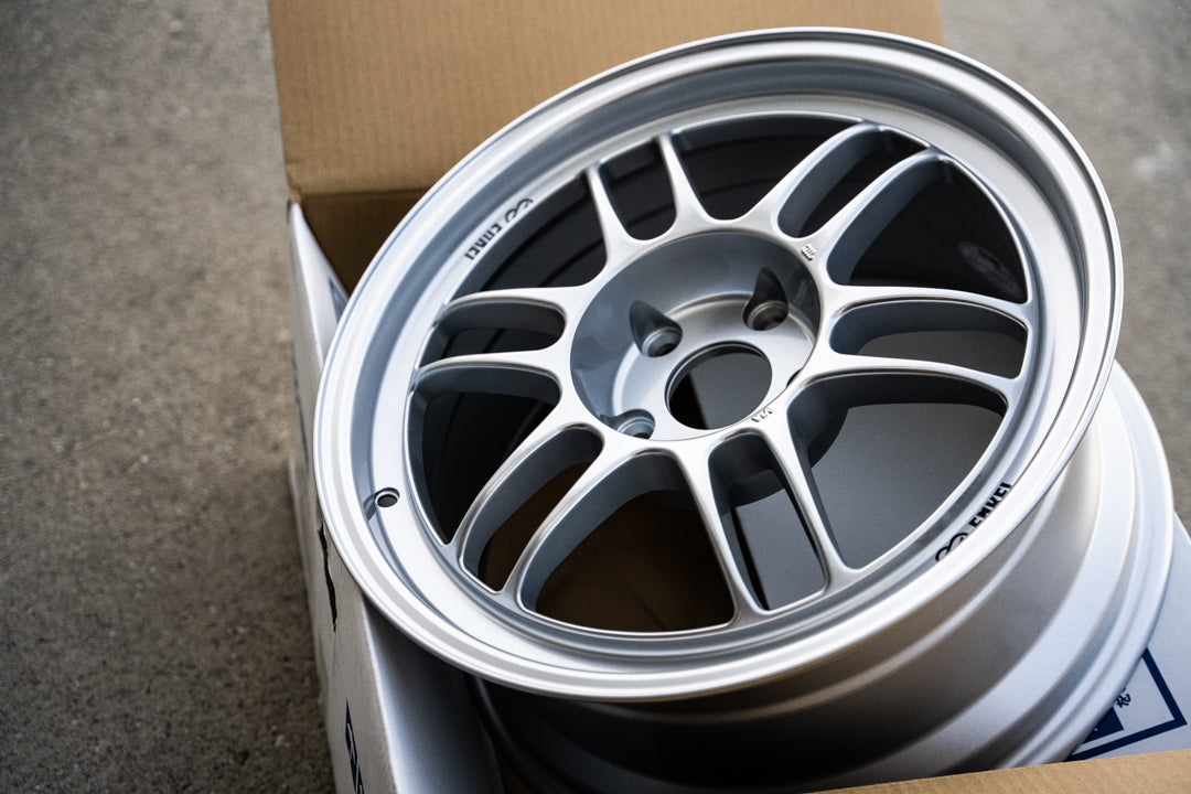 エンケイ RPF1 / 17x8 +35 / 5x114.3 / F1 シルバー