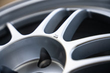 Cargar imagen en el visor de la galería, Enkei RPF1 / 17x8 +35 / 5x114.3 / F1 Plata