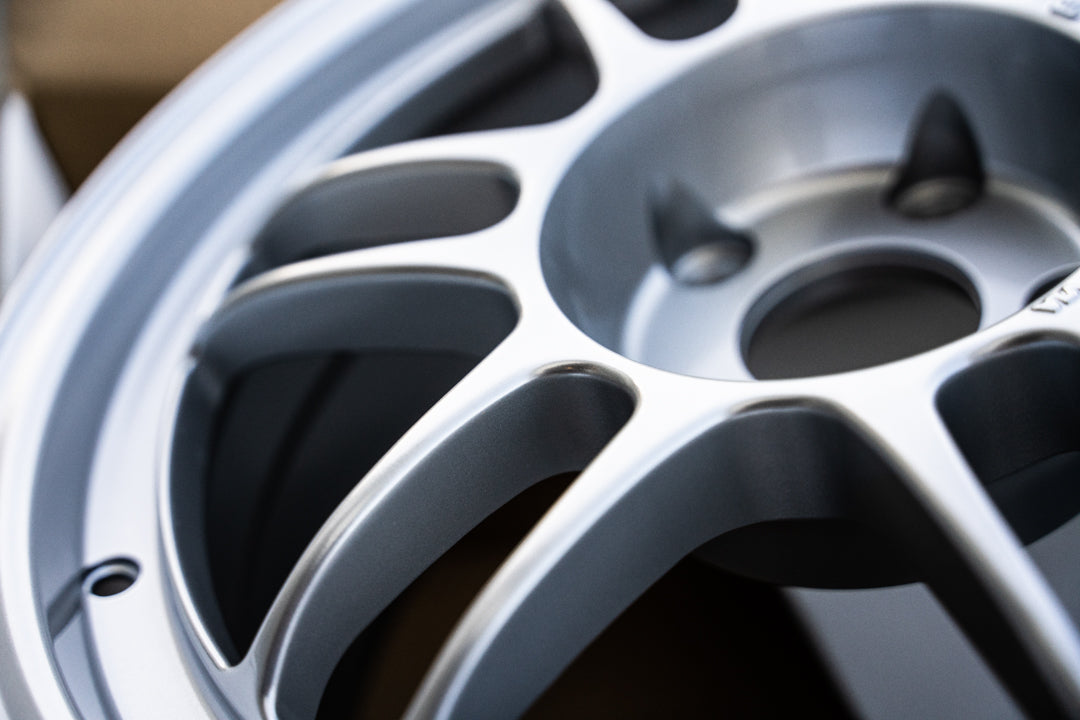 エンケイ RPF1 / 17x8 +35 / 5x114.3 / F1 シルバー