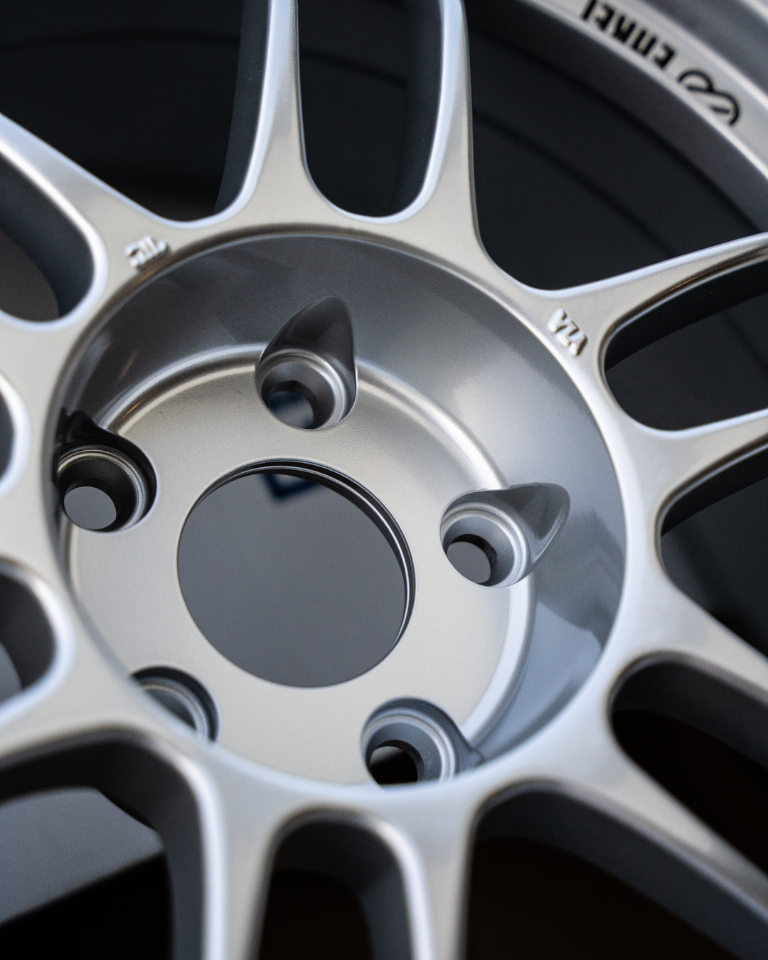 エンケイ RPF1 / 17x8 +35 / 5x114.3 / F1 シルバー
