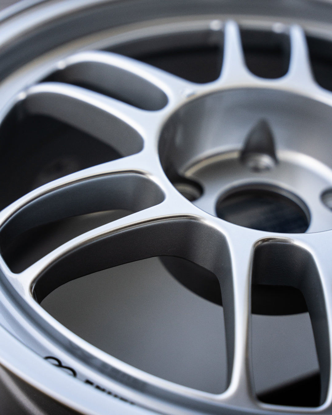エンケイ RPF1 / 17x8 +35 / 5x114.3 / F1 シルバー