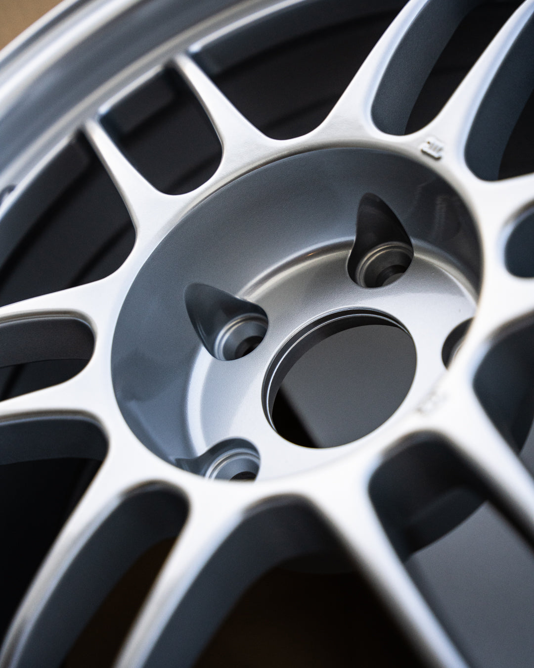 エンケイ RPF1 / 17x8 +35 / 5x114.3 / F1 シルバー