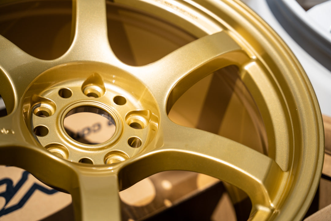 グラムライト 57DR / 18x9.5 +38 / 5x114.3 / E8 ゴールド (EGP)