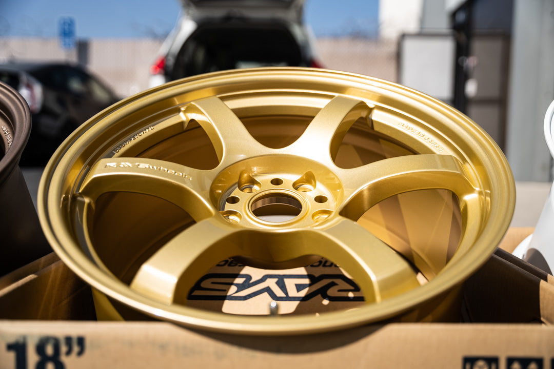 グラムライト 57DR / 18x9.5 +38 / 5x114.3 / E8 ゴールド (EGP)
