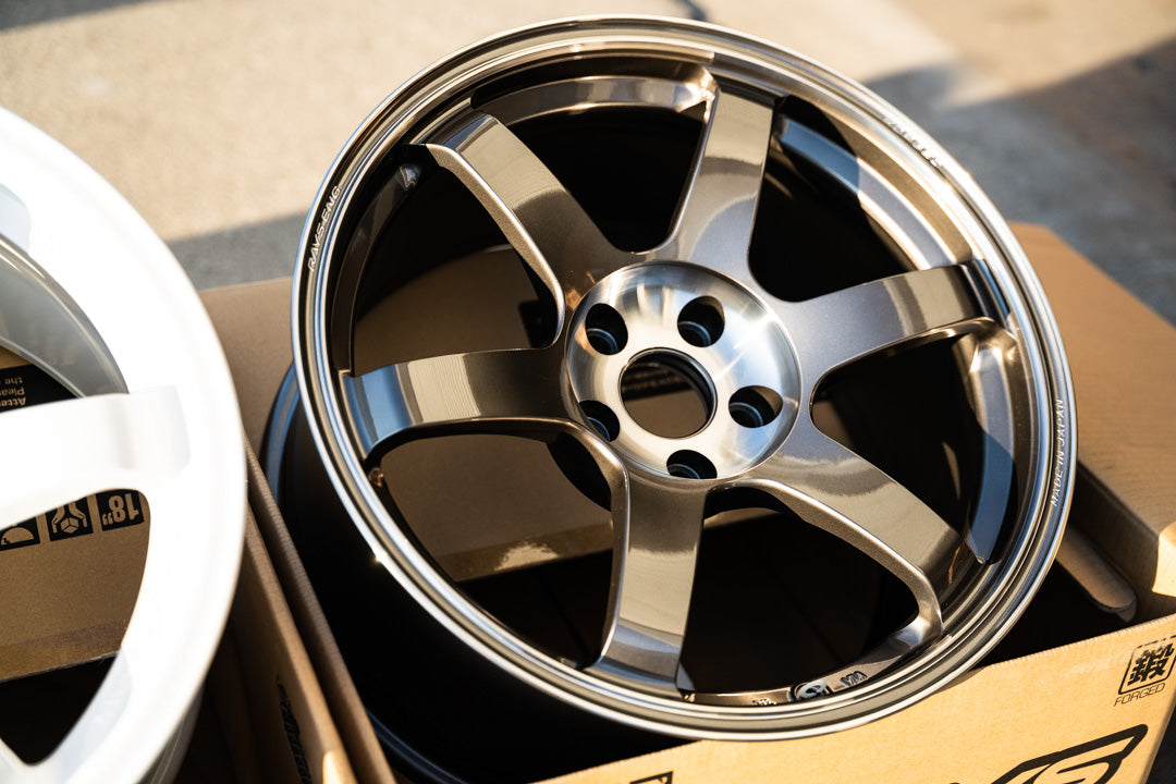 Volk TE37 Saga SL / 18x9.5 +22 / 5x114.3 / Pressed Graphite (PG)