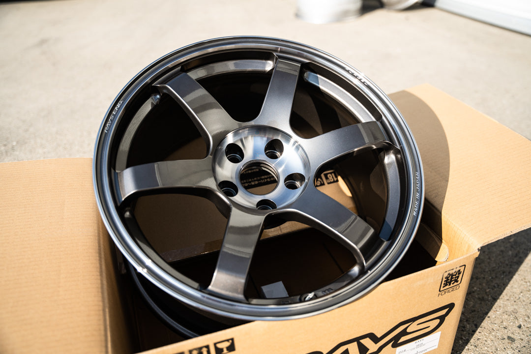 Volk TE37 Saga SL / 18x9.5 +22 / 5x114.3 / Pressed Graphite (PG)